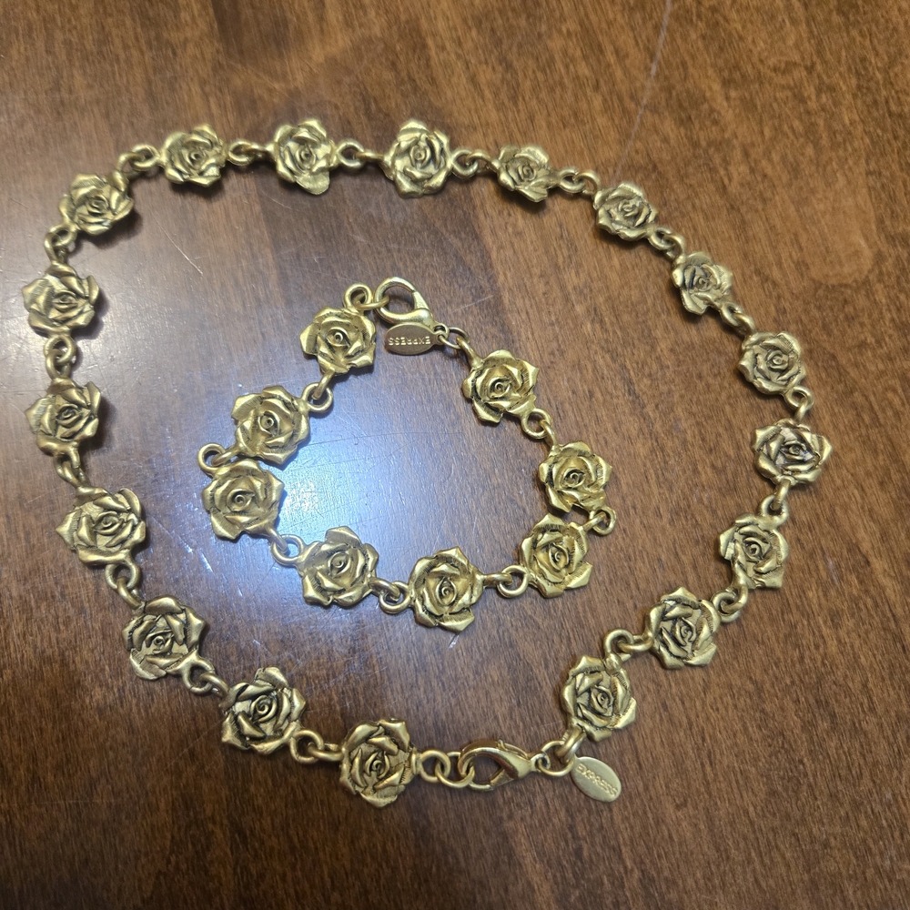 Vintague Express Gold Rose Necklace and Bracelet Set